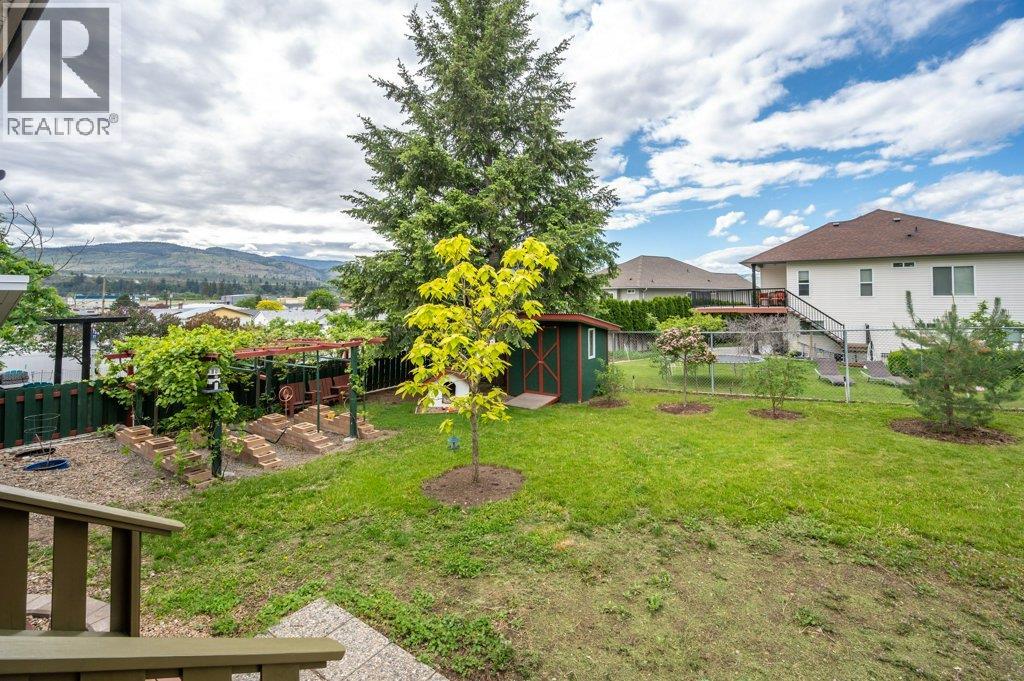 703 Similkameen Avenue, Oliver