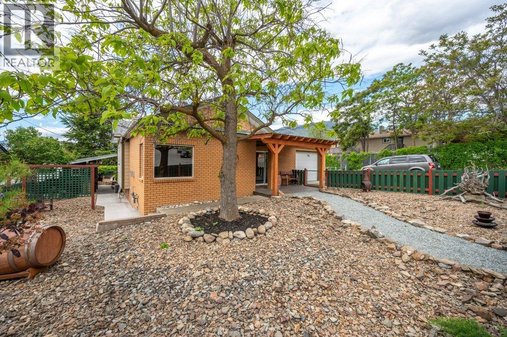 703 Similkameen Avenue, Oliver