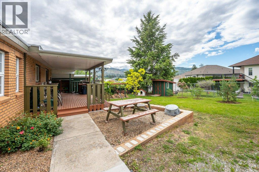 703 Similkameen Avenue, Oliver