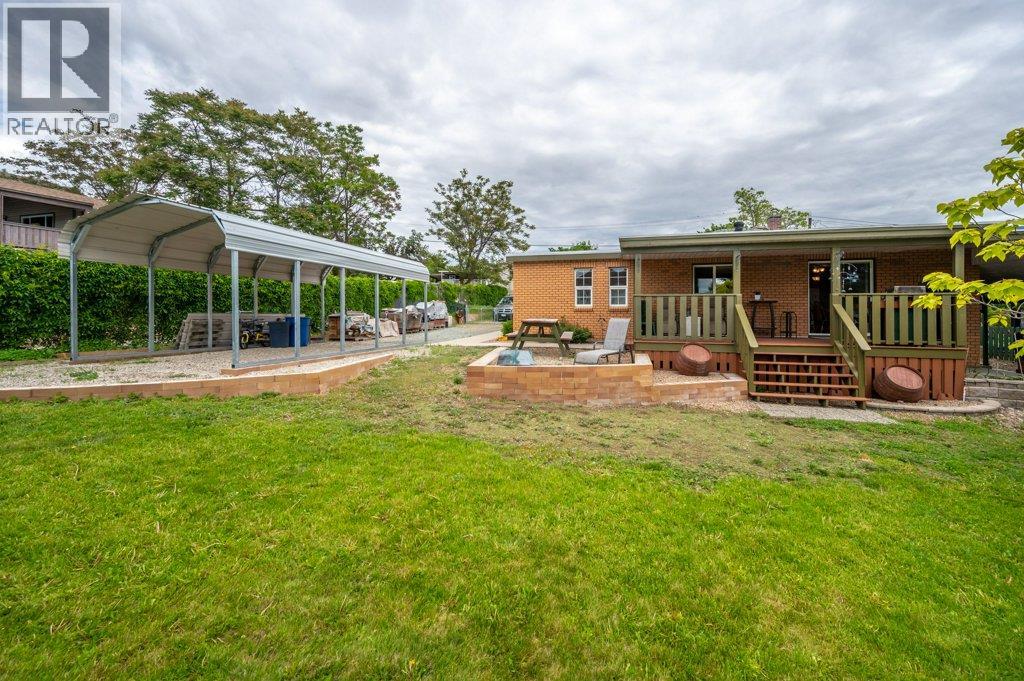 703 Similkameen Avenue, Oliver