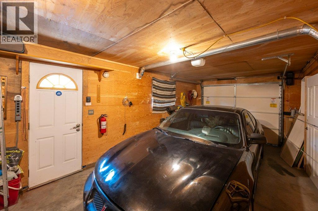 703 Similkameen Avenue, Oliver