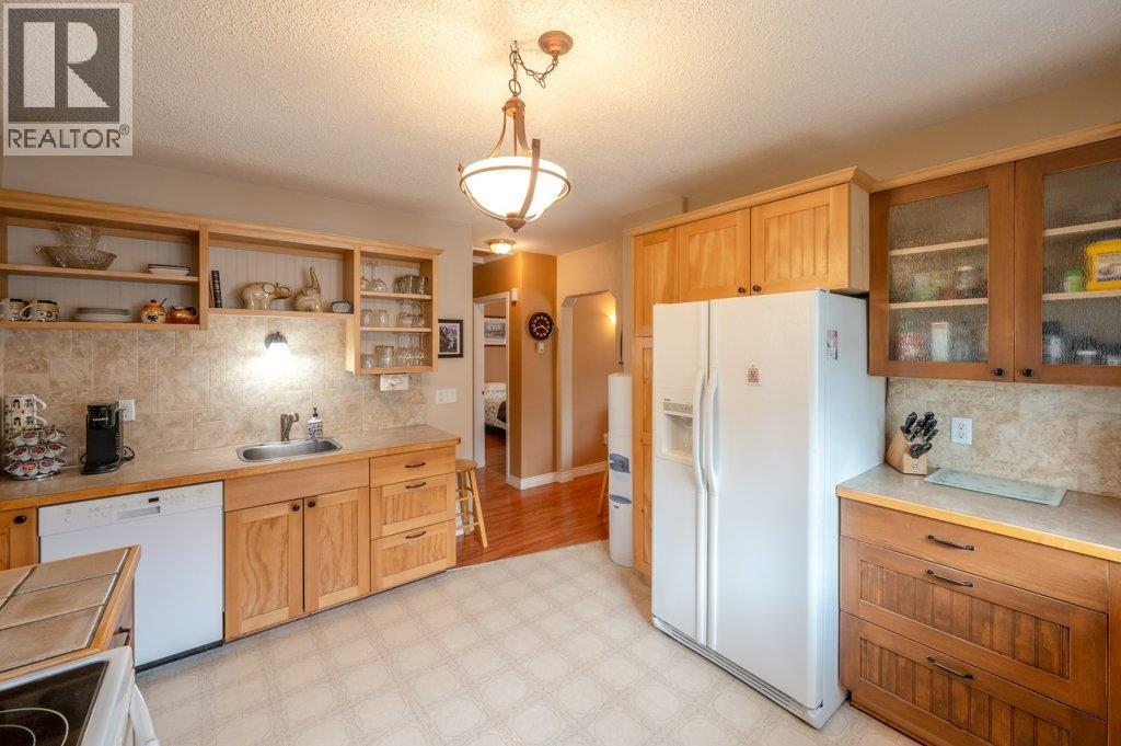 703 Similkameen Avenue, Oliver