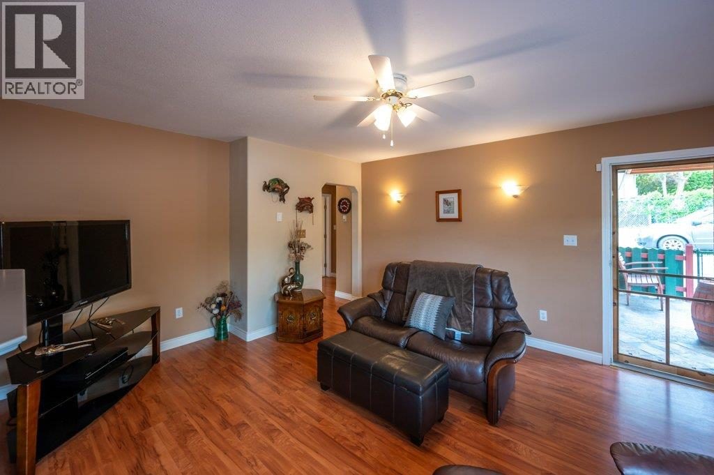 703 Similkameen Avenue, Oliver