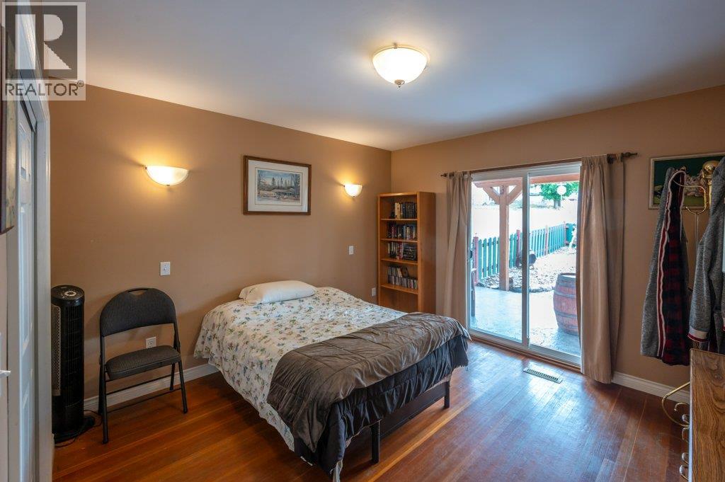 703 Similkameen Avenue, Oliver