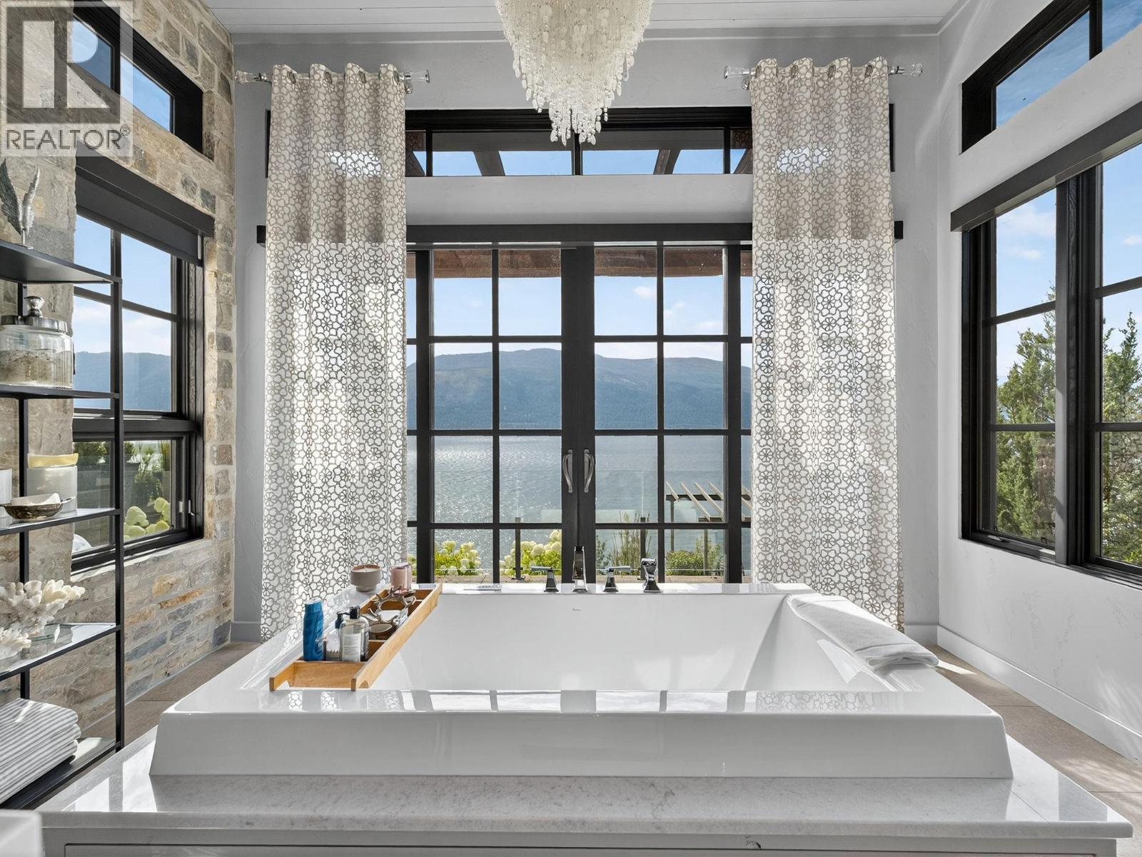  13210 McCreight Road, Lake Country