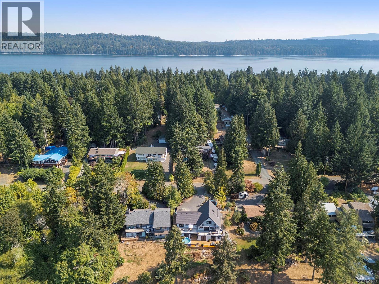 7703 Tozer Rd, Fanny Bay