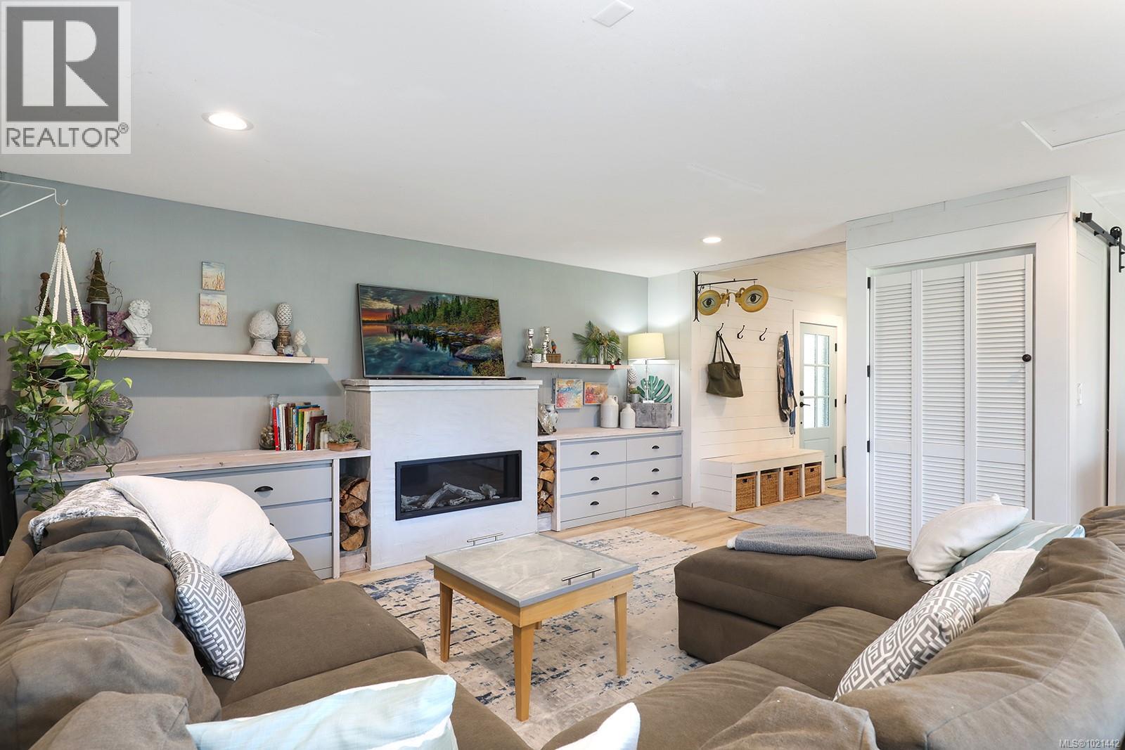 7703 Tozer Rd, Fanny Bay