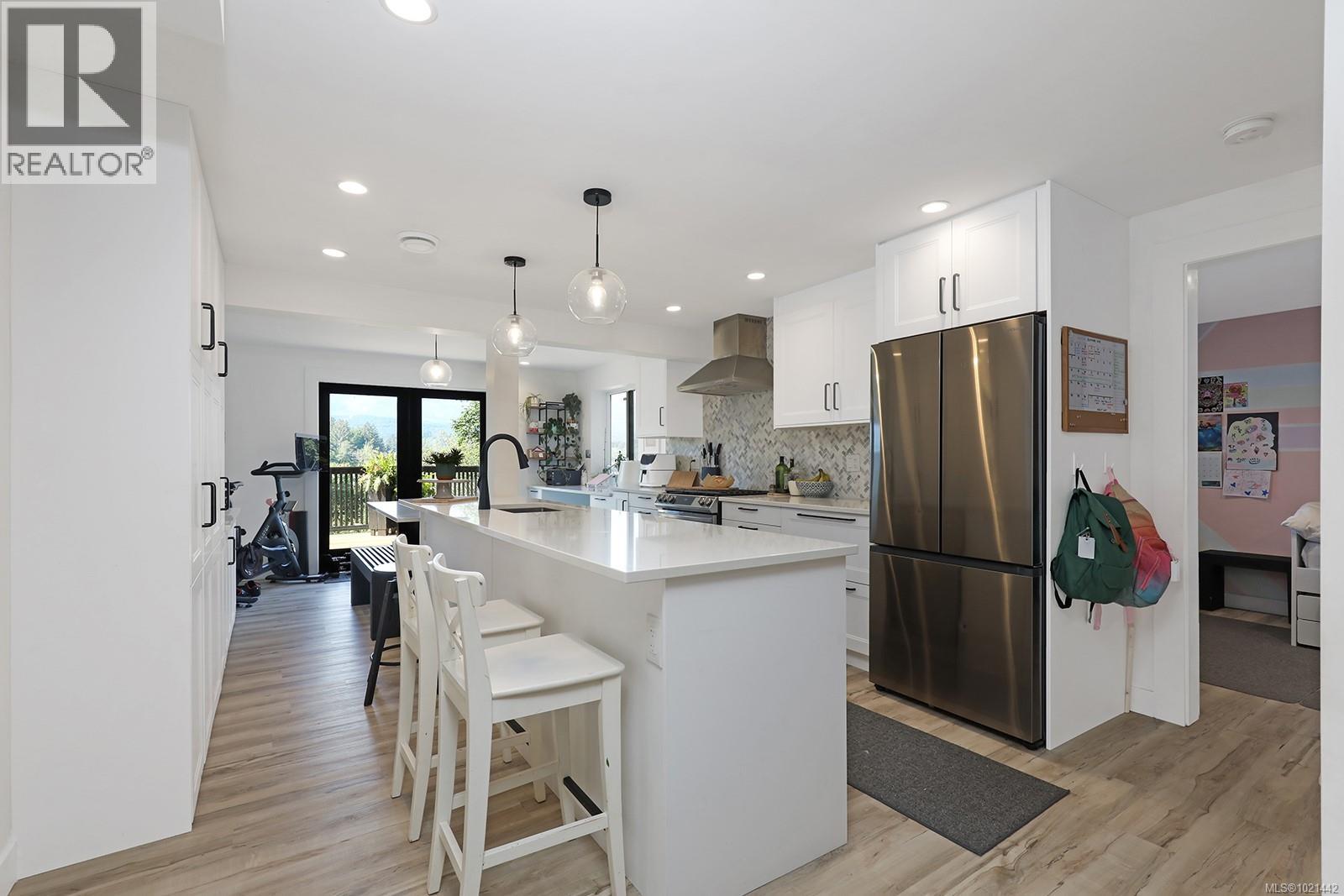 7703 Tozer Rd, Fanny Bay