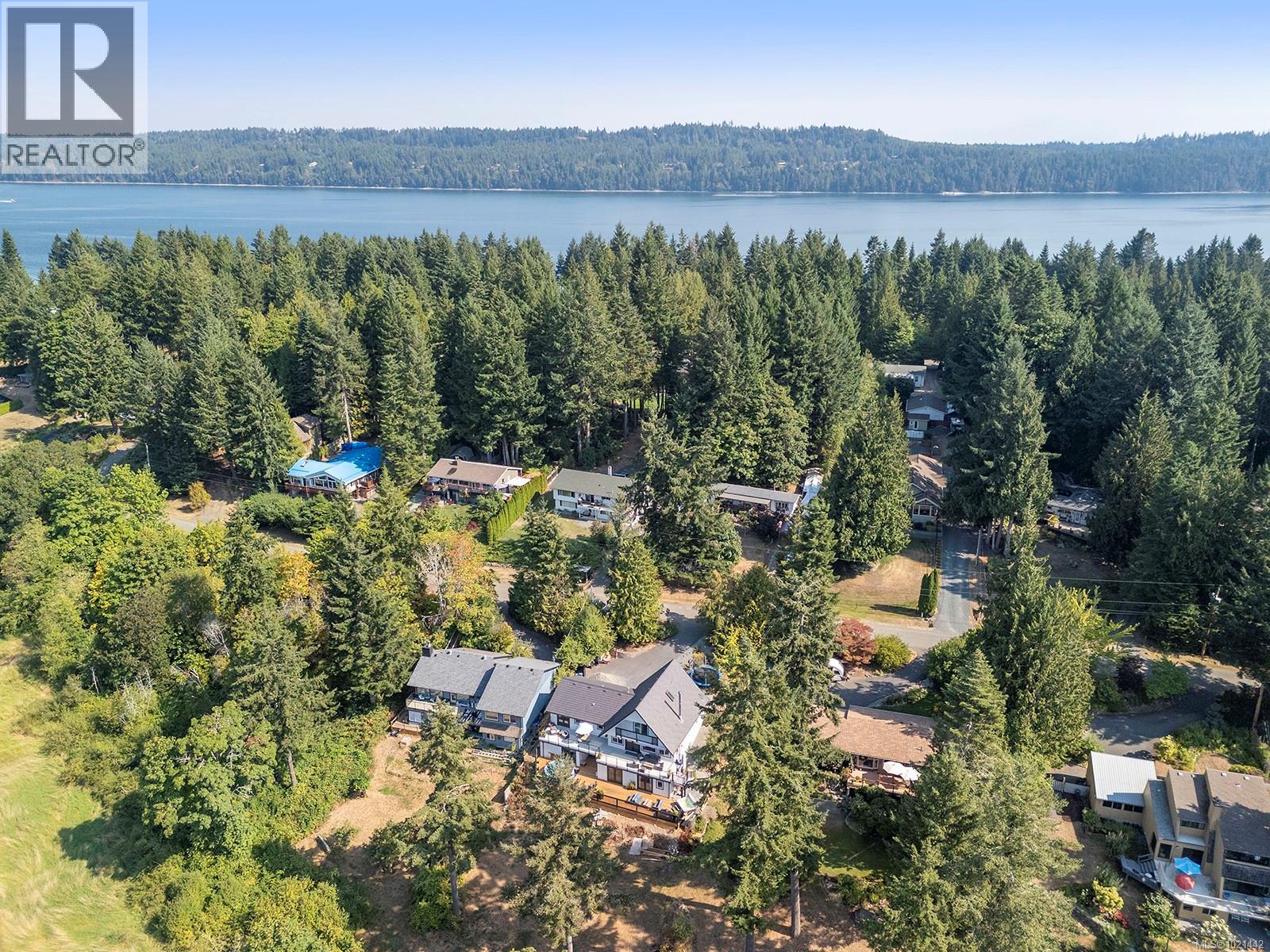 7703 Tozer Rd, Fanny Bay