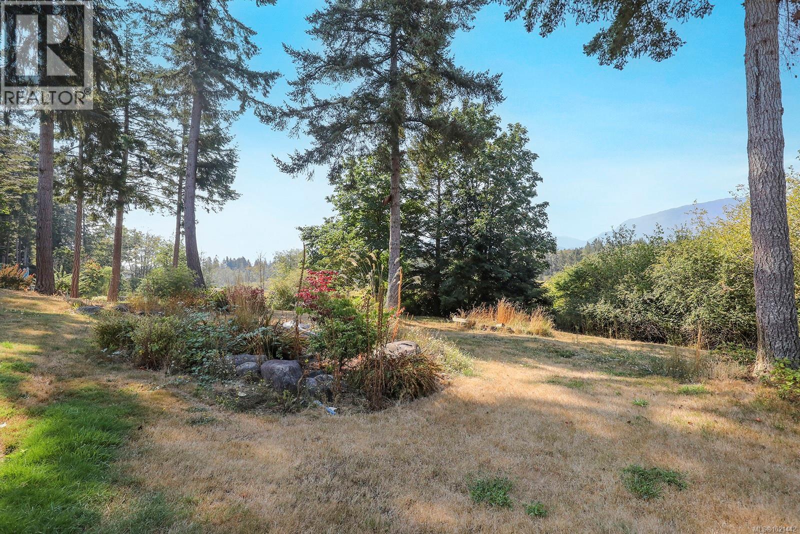 7703 Tozer Rd, Fanny Bay