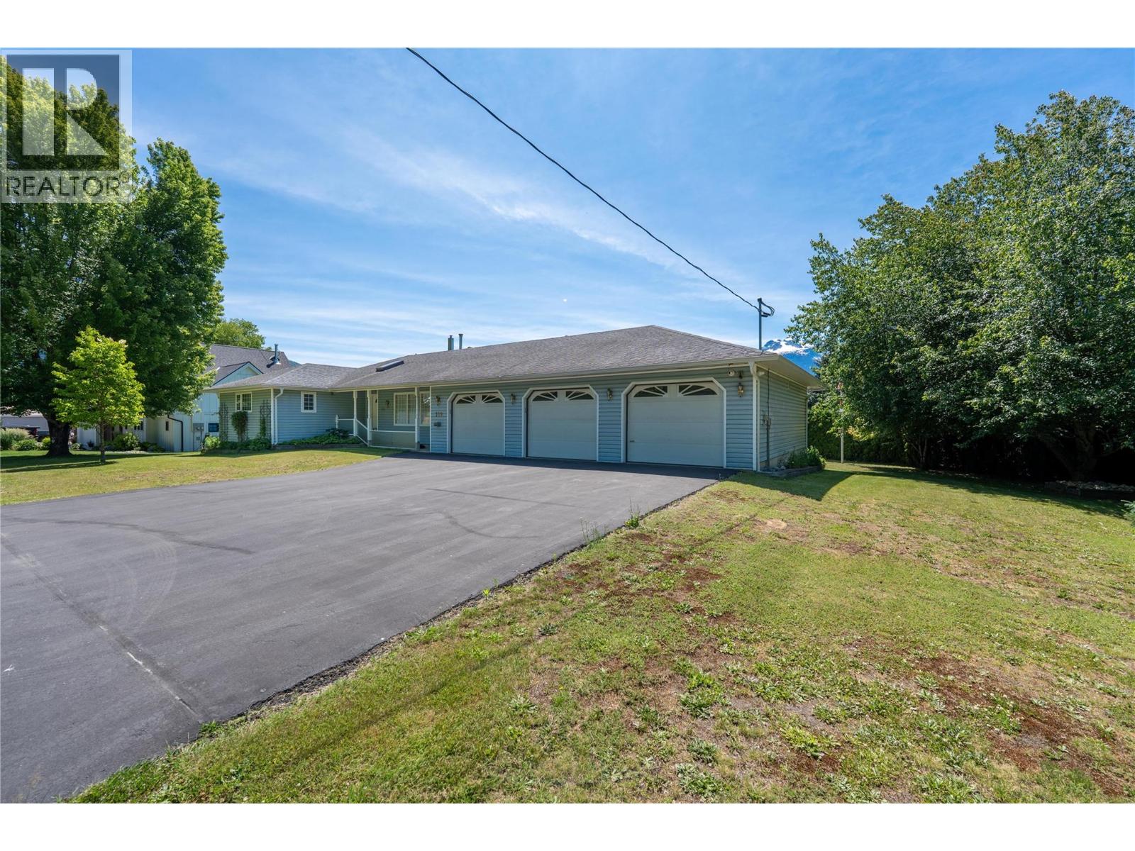 139 Track Street Street E, Revelstoke