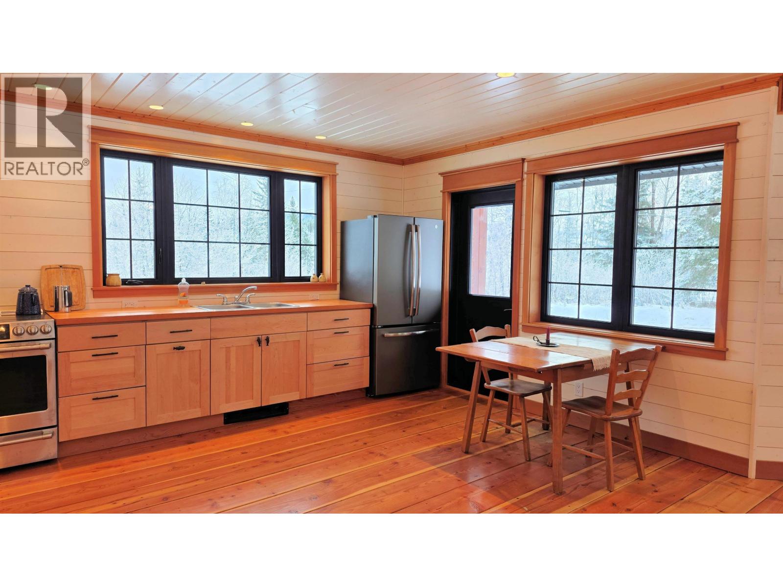 30 SEVENTEEN MILE Road, Hazelton