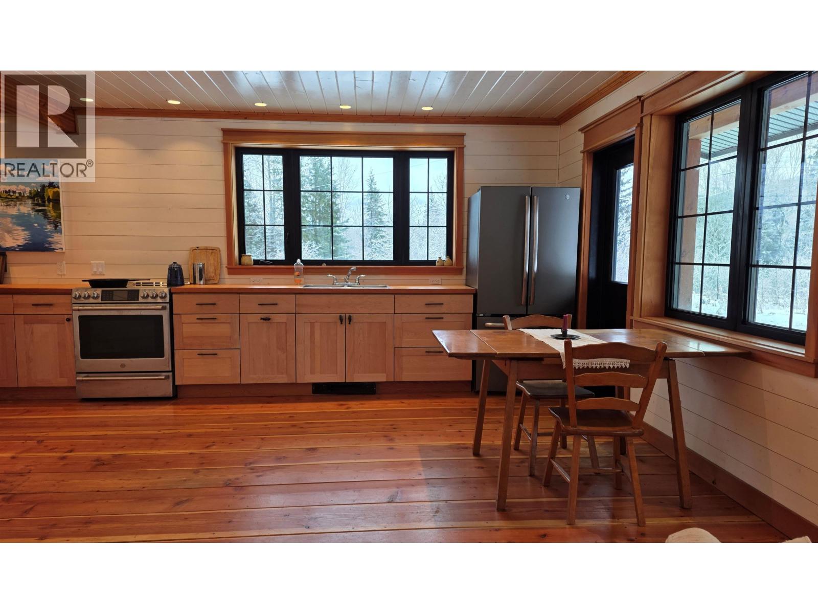 30 SEVENTEEN MILE Road, Hazelton