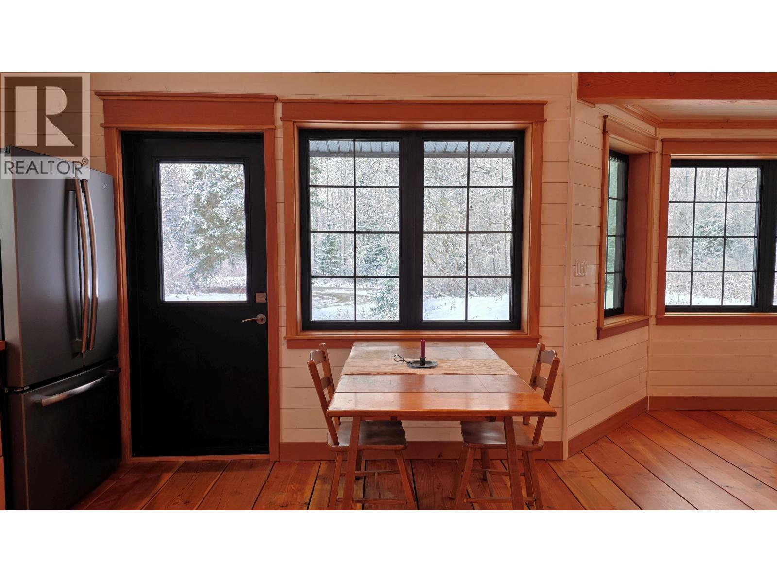 30 SEVENTEEN MILE Road, Hazelton