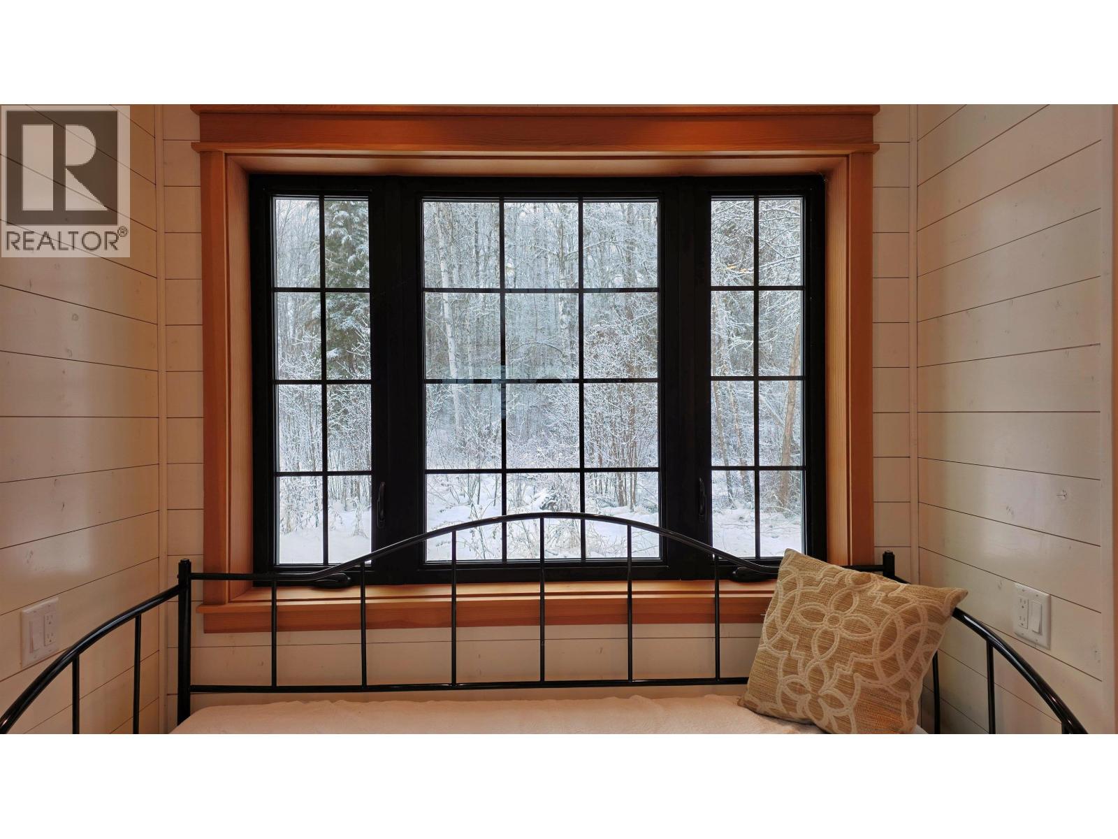 30 SEVENTEEN MILE Road, Hazelton