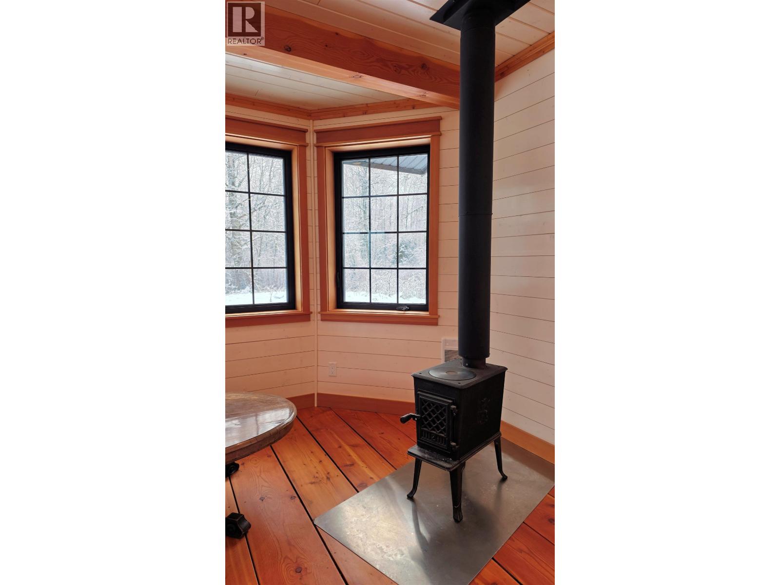 30 SEVENTEEN MILE Road, Hazelton