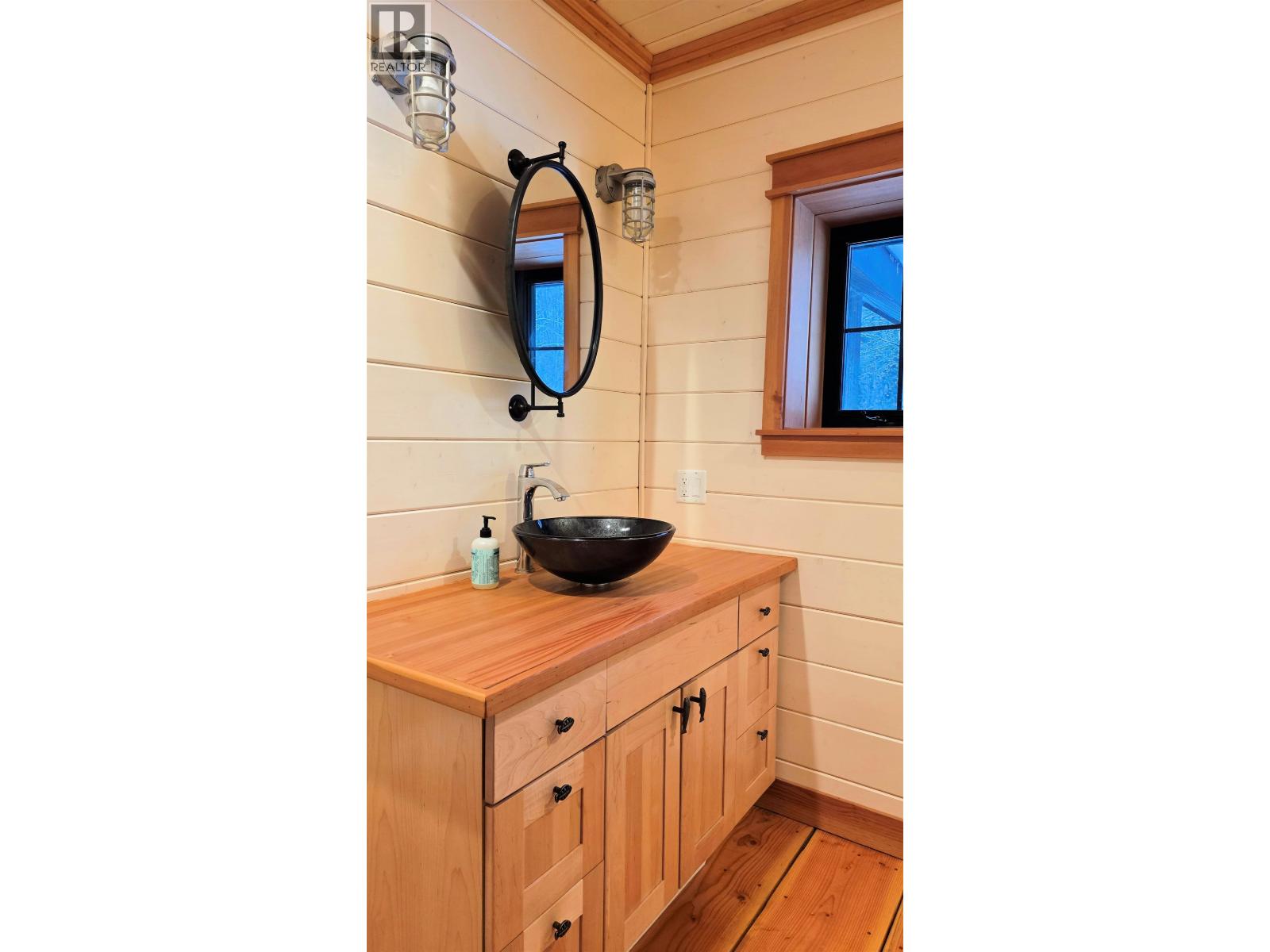 30 SEVENTEEN MILE Road, Hazelton