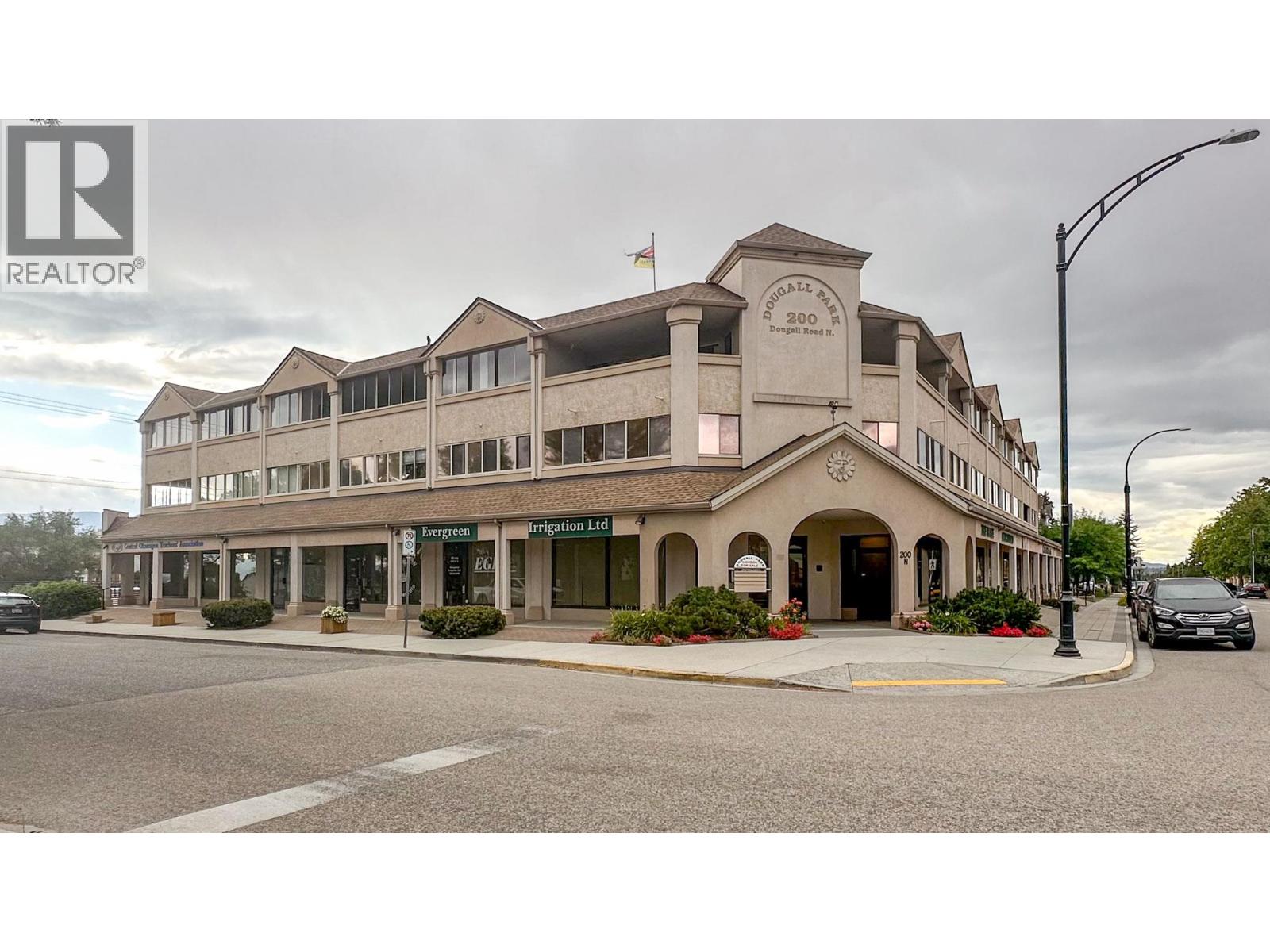 102B 200 Dougall Road North, Kelowna