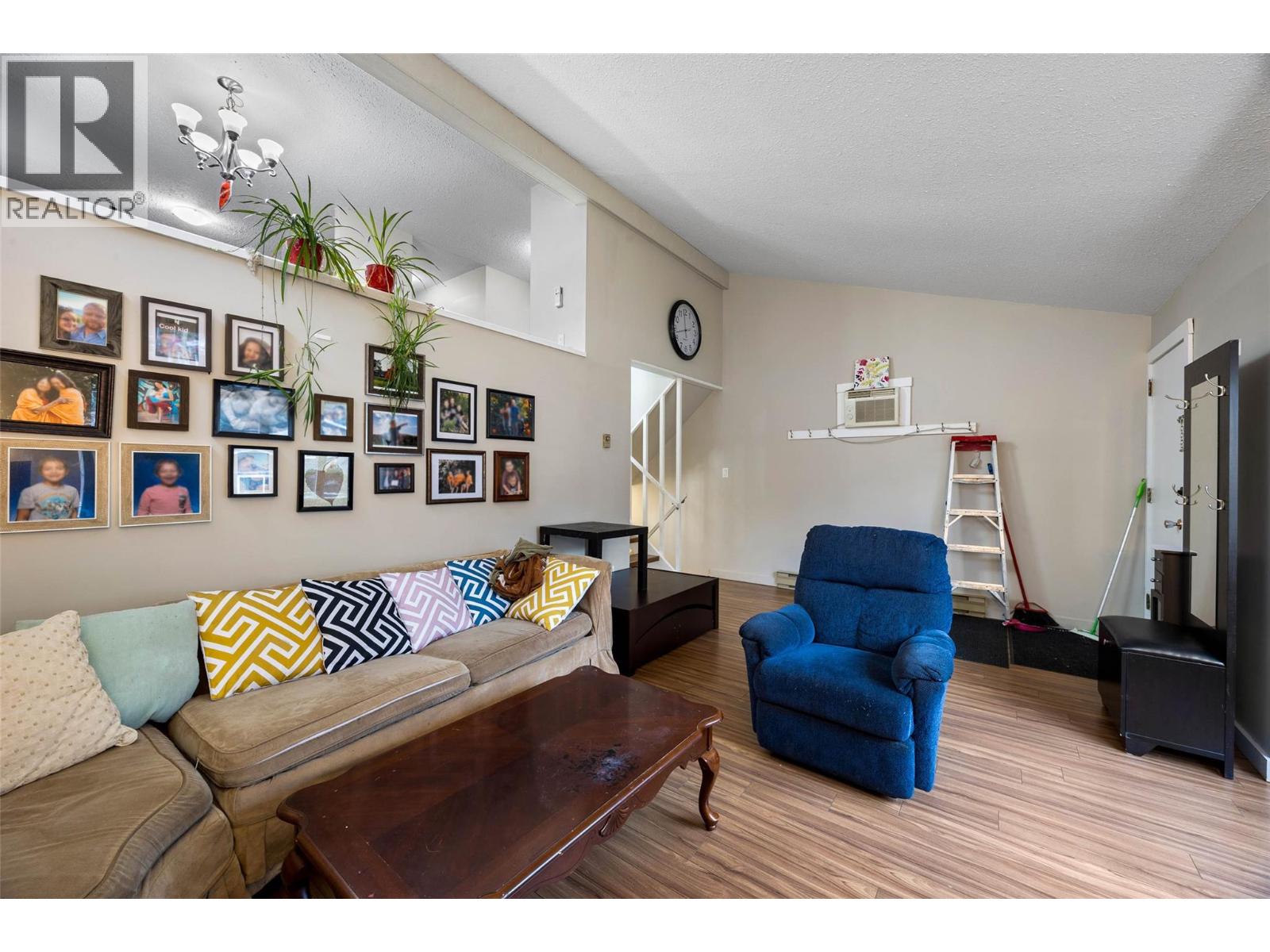 1026 HILLSIDE AVENUE - Image 3