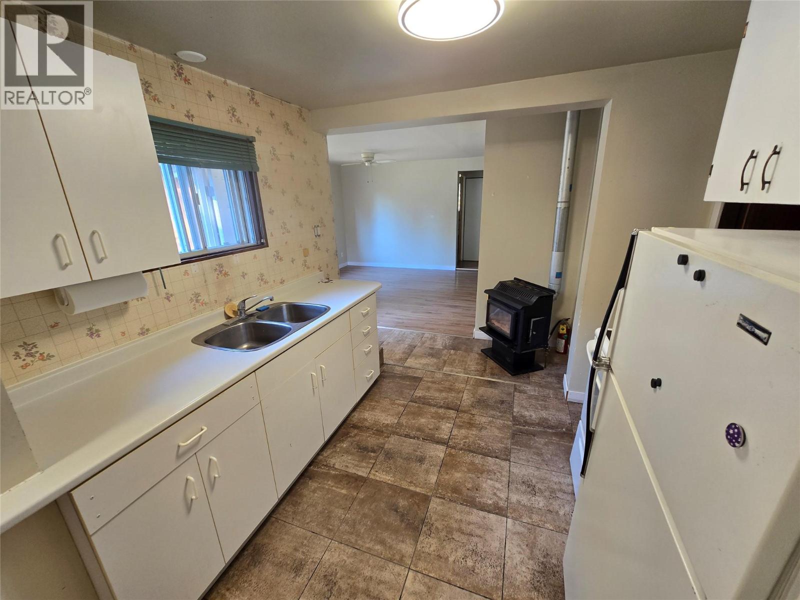 404 HAYWOOD ROAD - 4