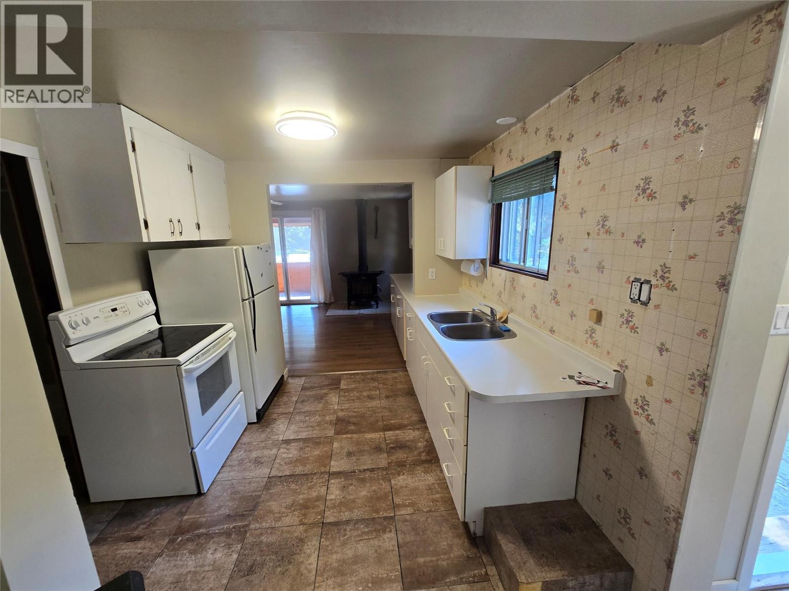 404 Haywood Road - 5