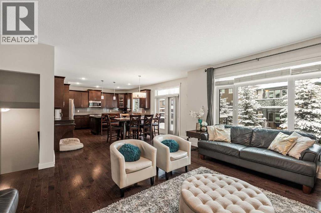 6 Crestridge Mews SW, Calgary, Alberta