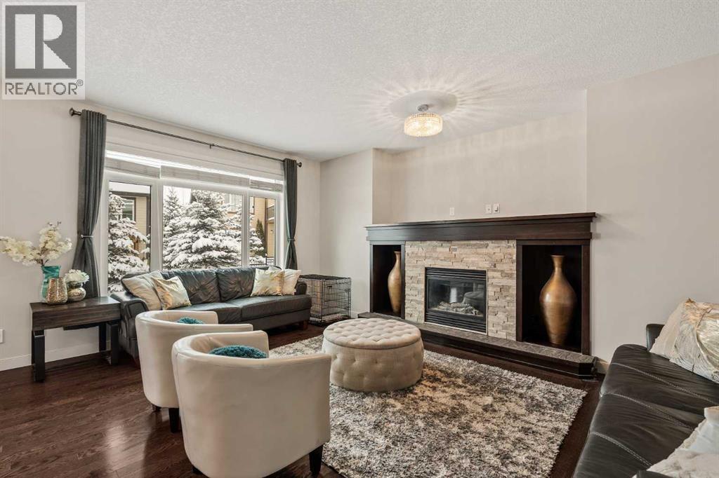 Single Family House for Sale in  Crestridge Mews SW Crestmont Calgary 