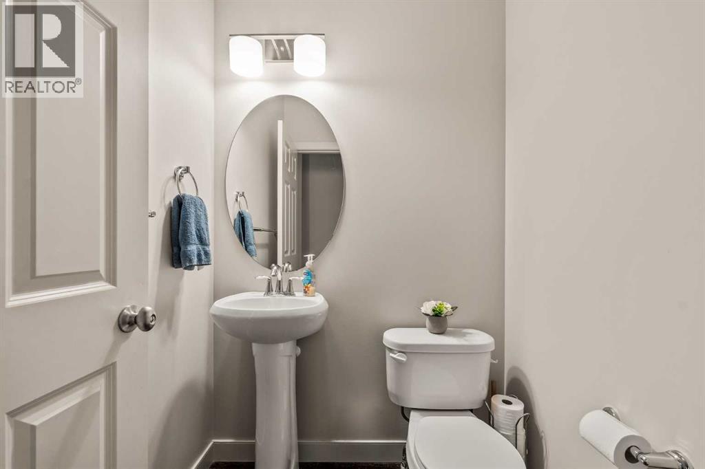 Single Family House for Sale in  Crestridge Mews SW Crestmont Calgary 