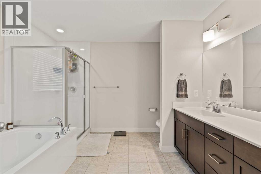 Single Family House for Sale in  Crestridge Mews SW Crestmont Calgary 