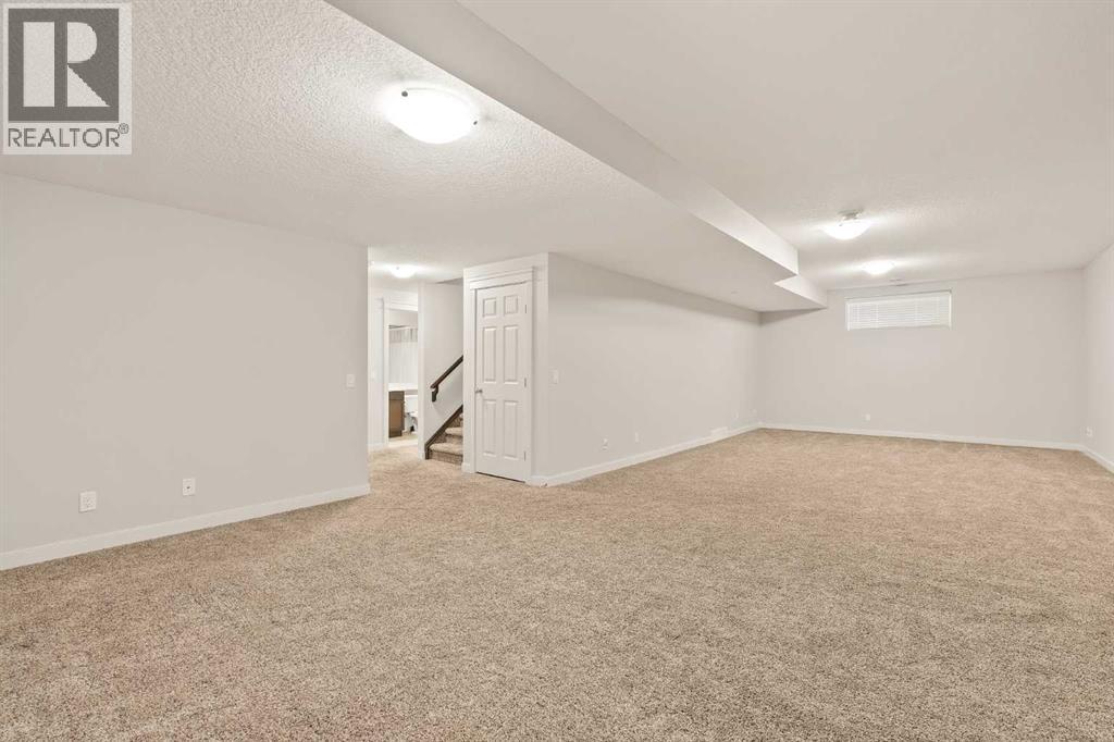 Single Family House for Sale in  Crestridge Mews SW Crestmont Calgary 