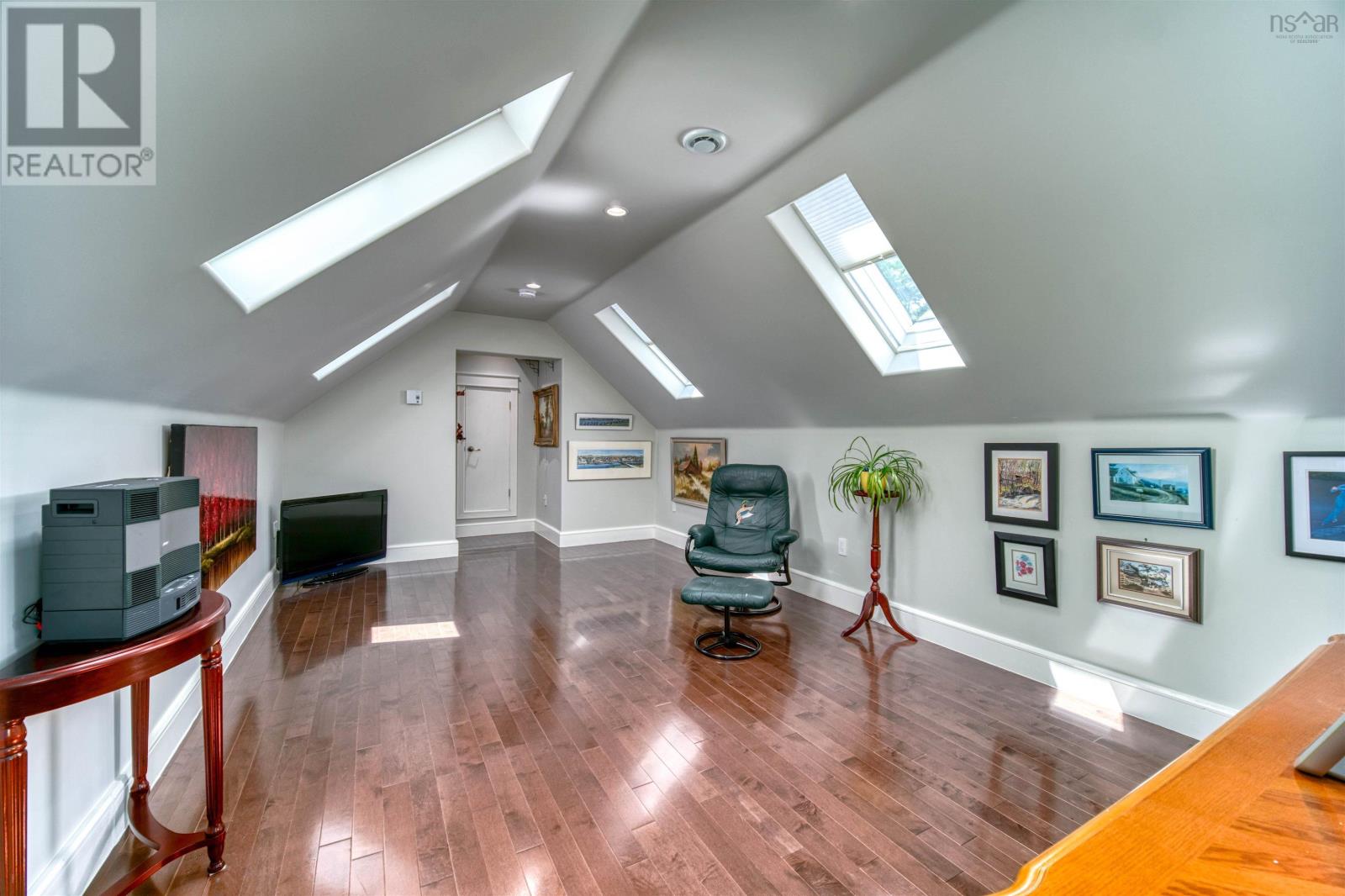 409 Aulenback Point Road - 48