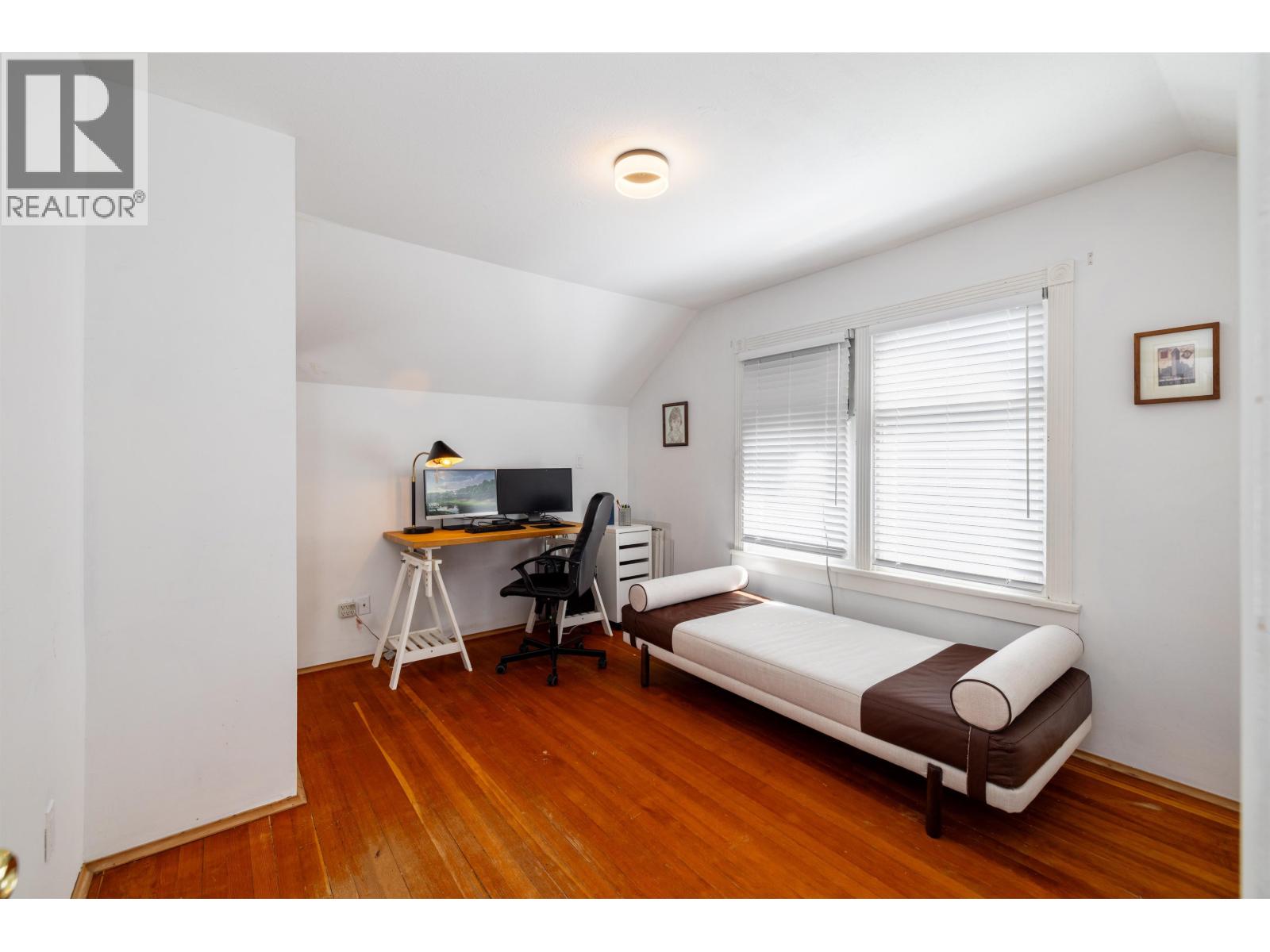 4343 11TH AVENUE, Vancouver