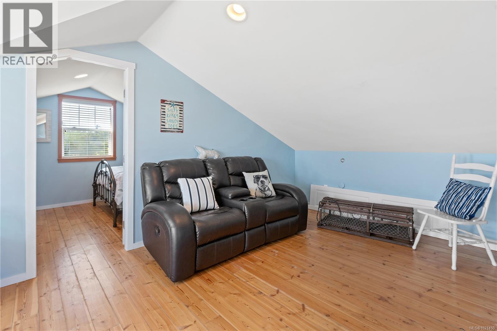 1129 Fifth Ave, Ucluelet