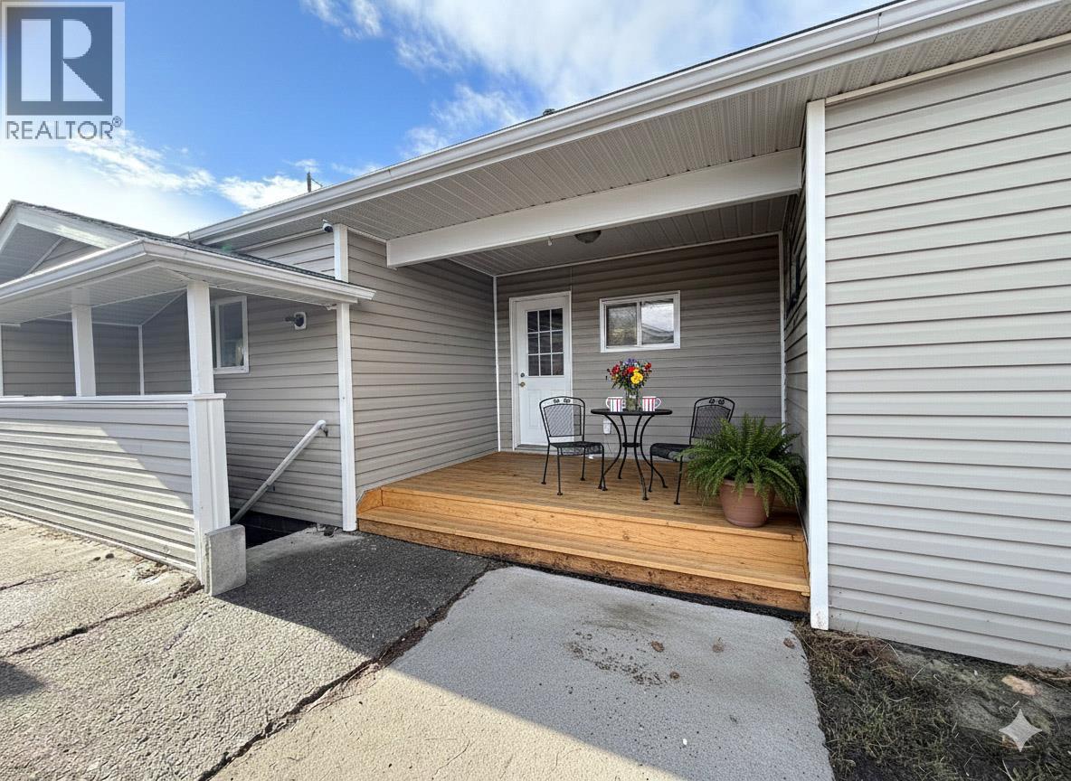 917 4A Street S - 3