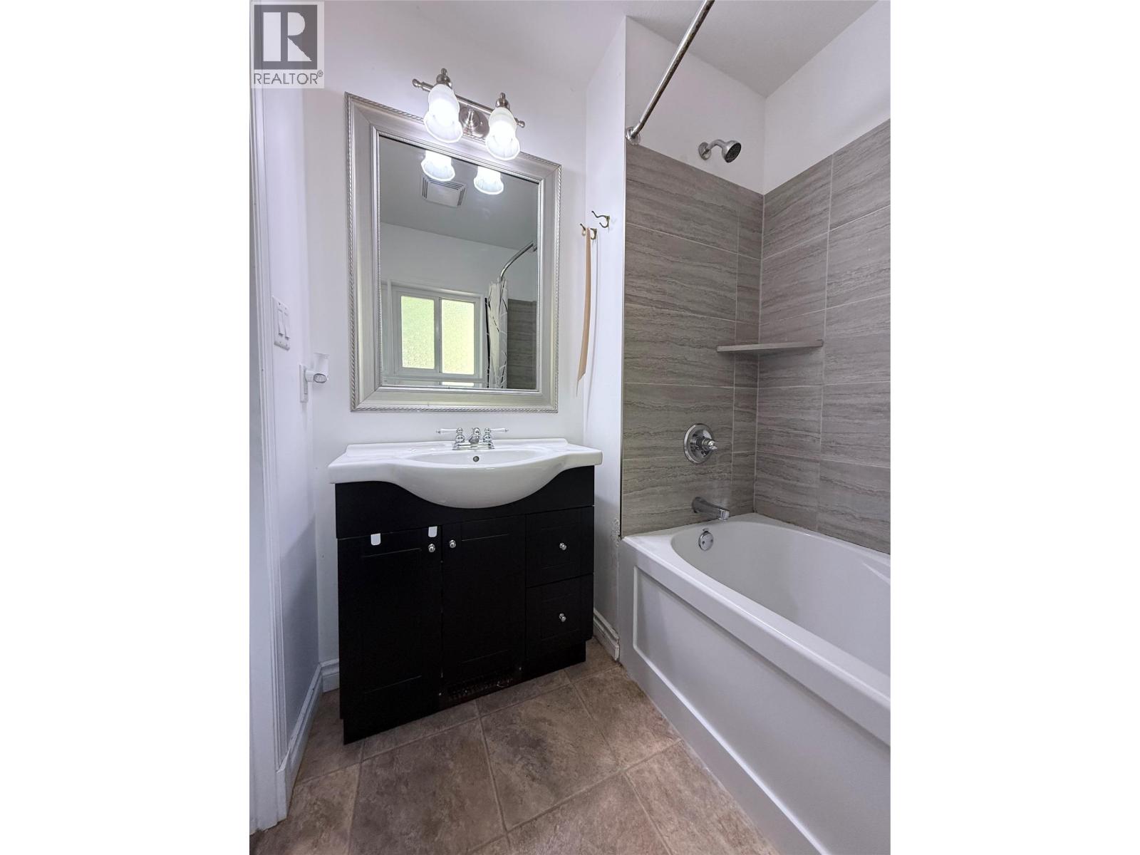 917 4A Street S, Cranbrook