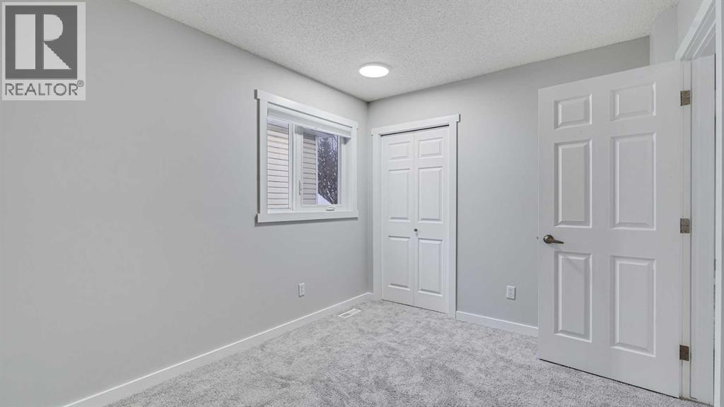 Single Family House for Sale in  Sierra Morena Road SW Signal Hill Calgary 