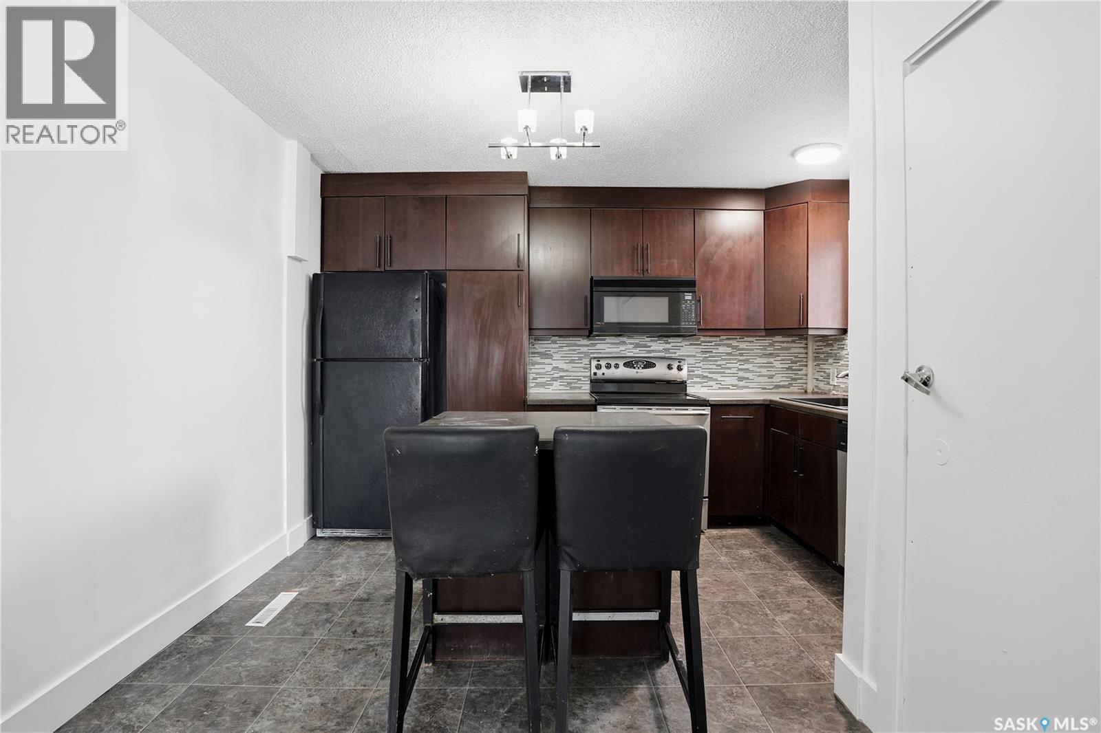 Single Family House Bungalow for Sale in  Royal STREET Regina 