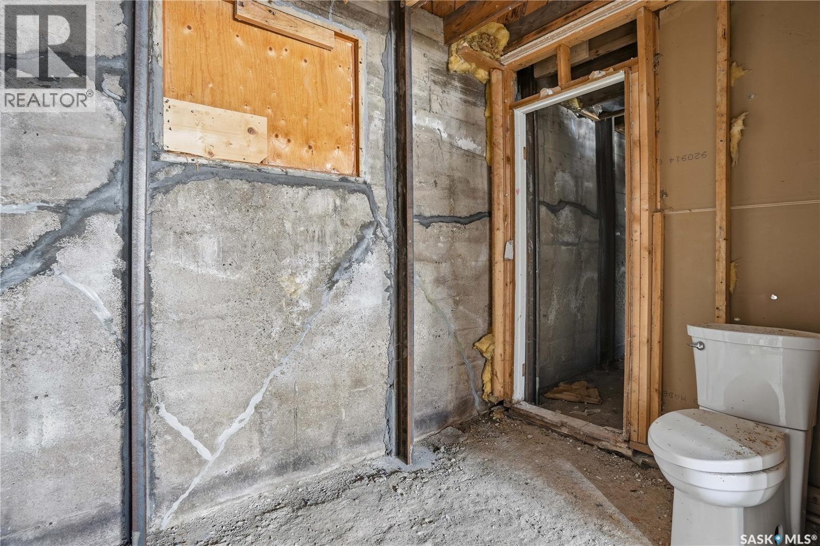 Single Family House Bungalow for Sale in  Royal STREET Regina 