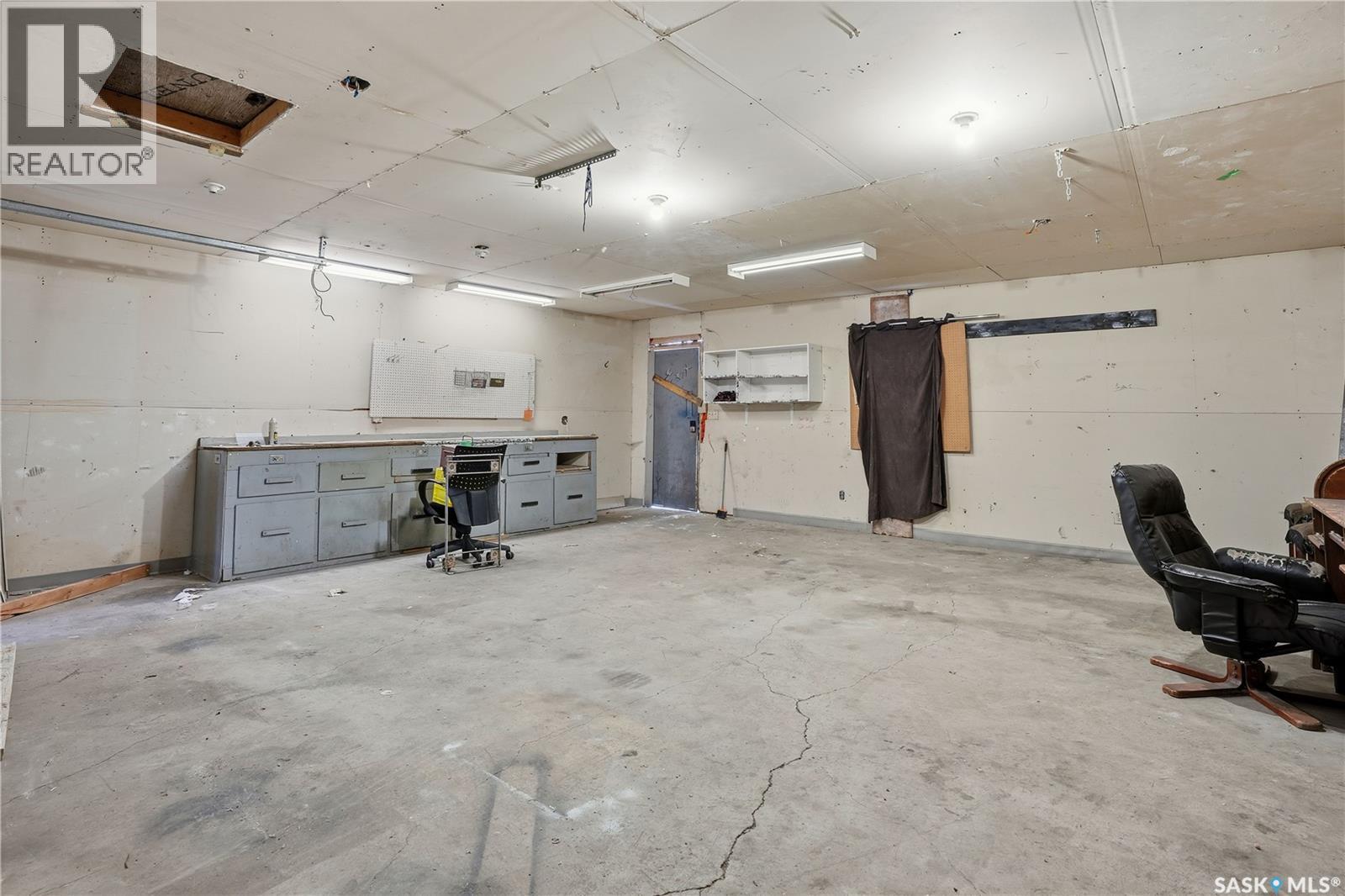 Single Family House Bungalow for Sale in  Royal STREET Regina 