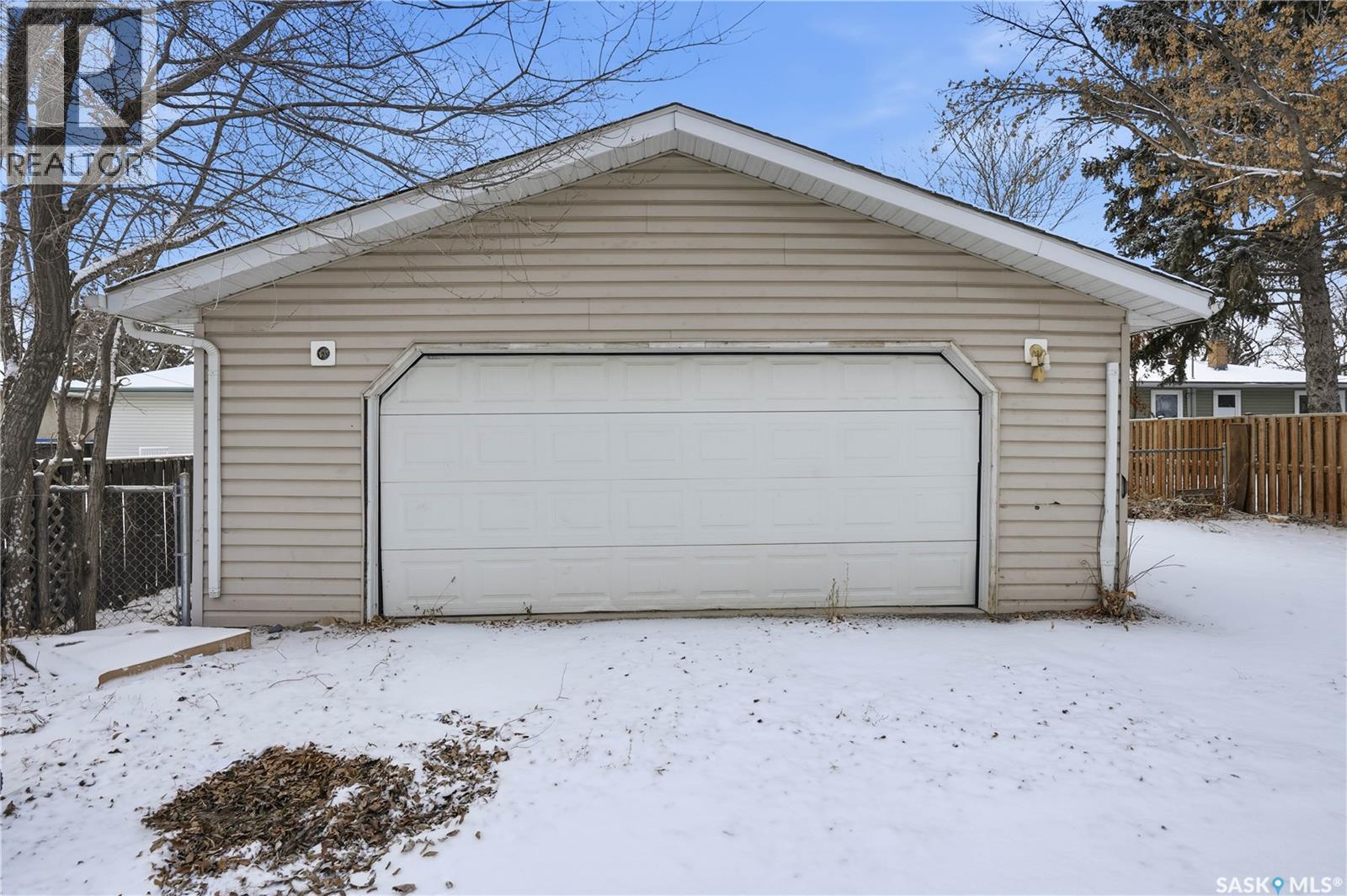 Single Family House Bungalow for Sale in  Royal STREET Regina 