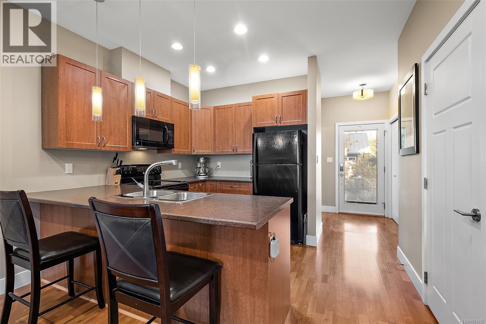 6 1893 Prosser Road, Central Saanich