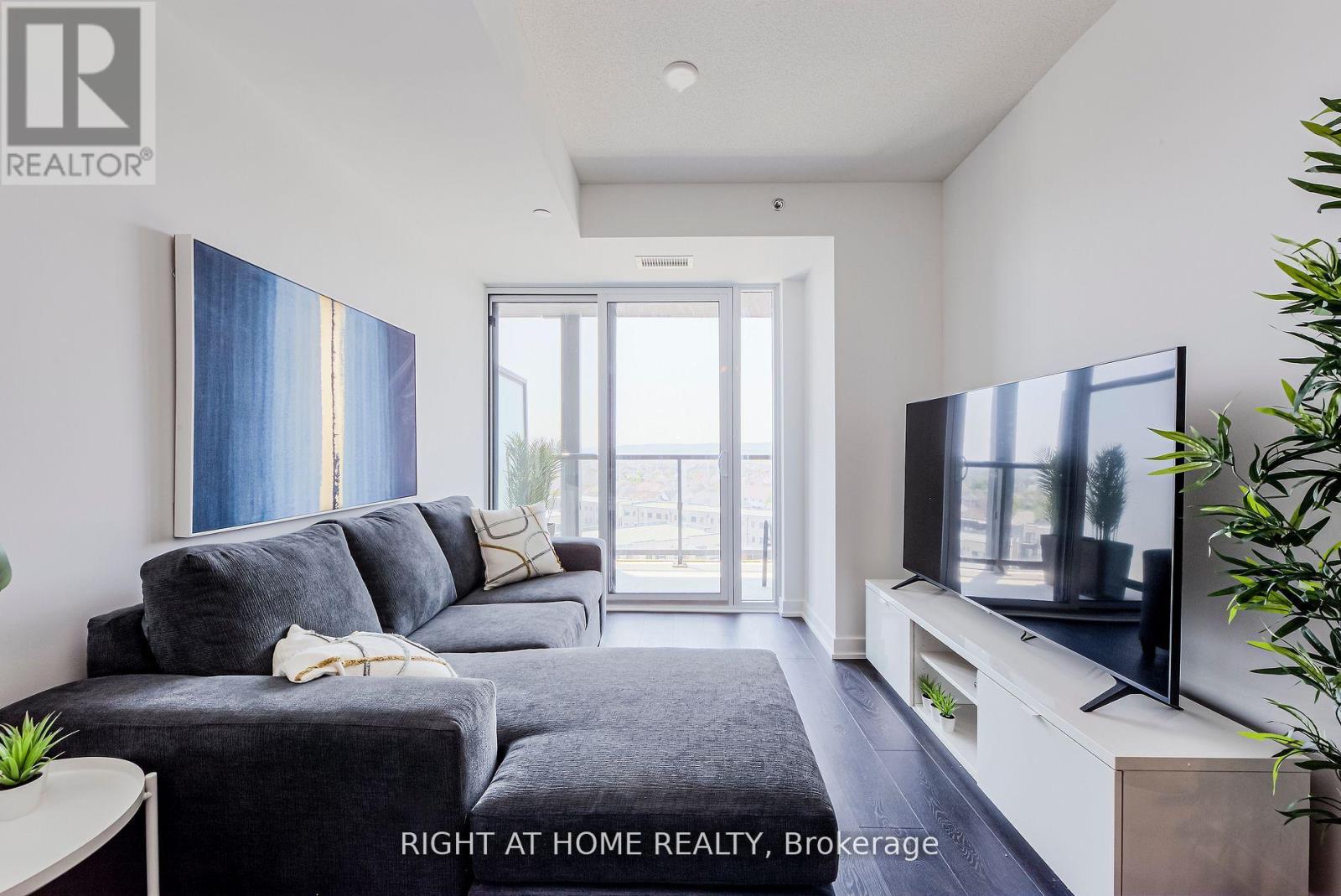 B816 - 3200 DAKOTA COMMON WAY - Photo 3 of 10, Burlington (Alton), Ontario