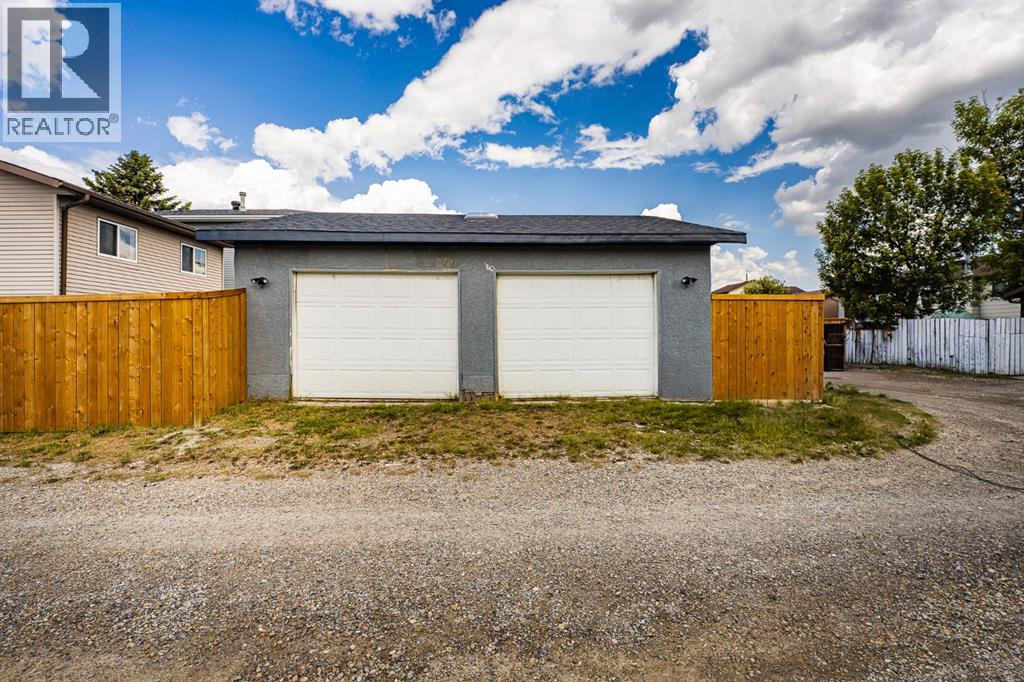 Single Family House 4 Level for Sale in  Whitworth Way NE Whitehorn Calgary 