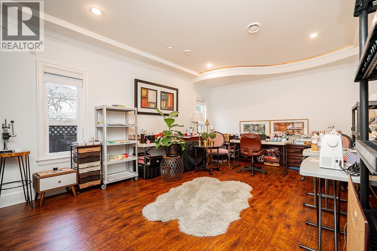 8800 MOORE Road, Richmond