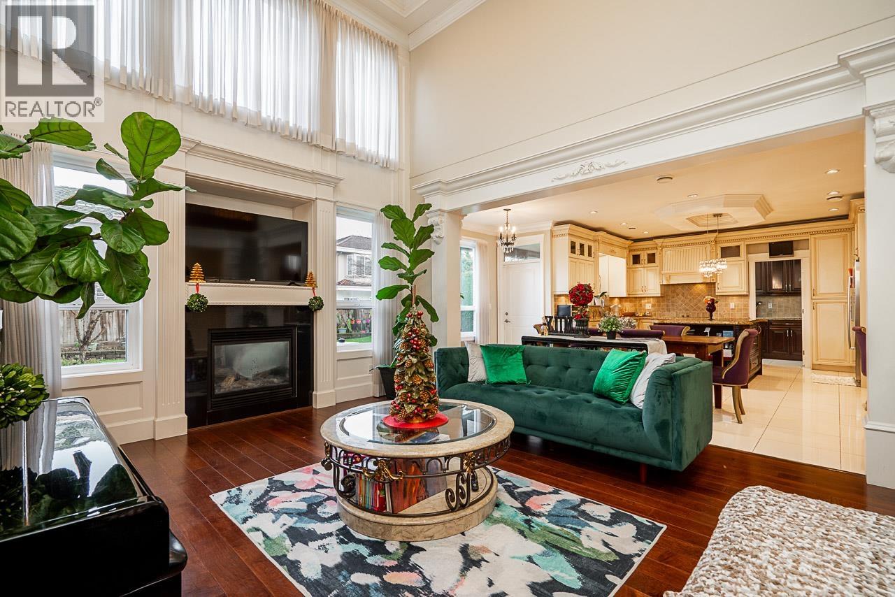 8800 MOORE Road, Richmond