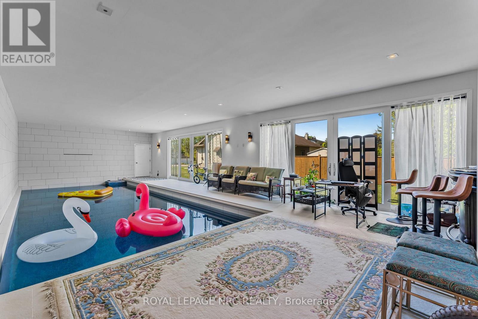 888 Edgemere photo 5