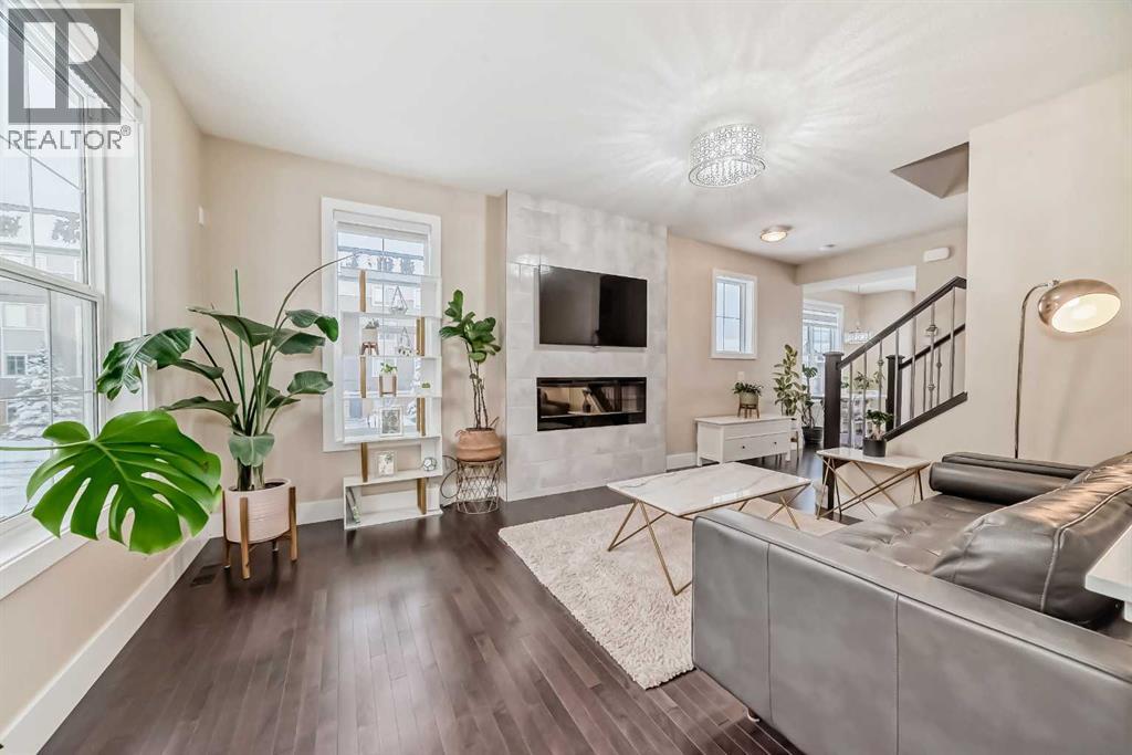 Single Family House for Sale in  Quarry Lane SE Douglasdale/Glen Calgary 