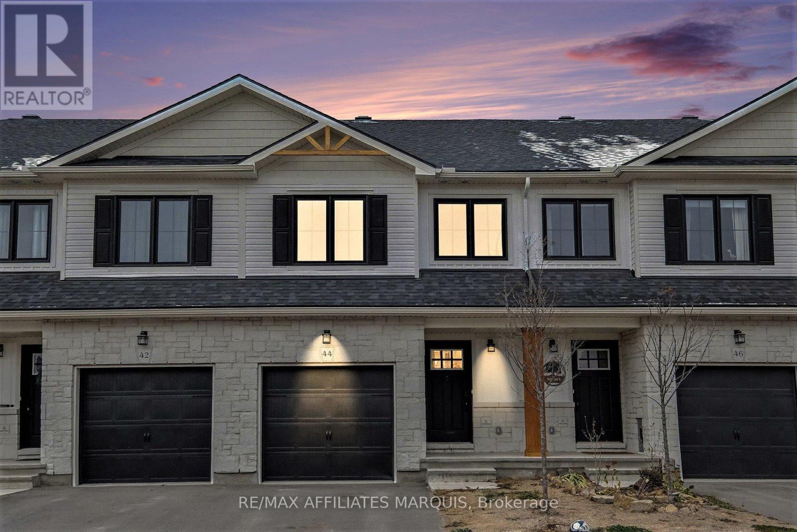 44 WHITCOMB CRESCENT - 1