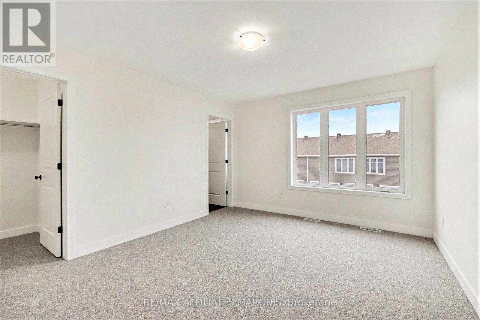 44 WHITCOMB CRESCENT - 16