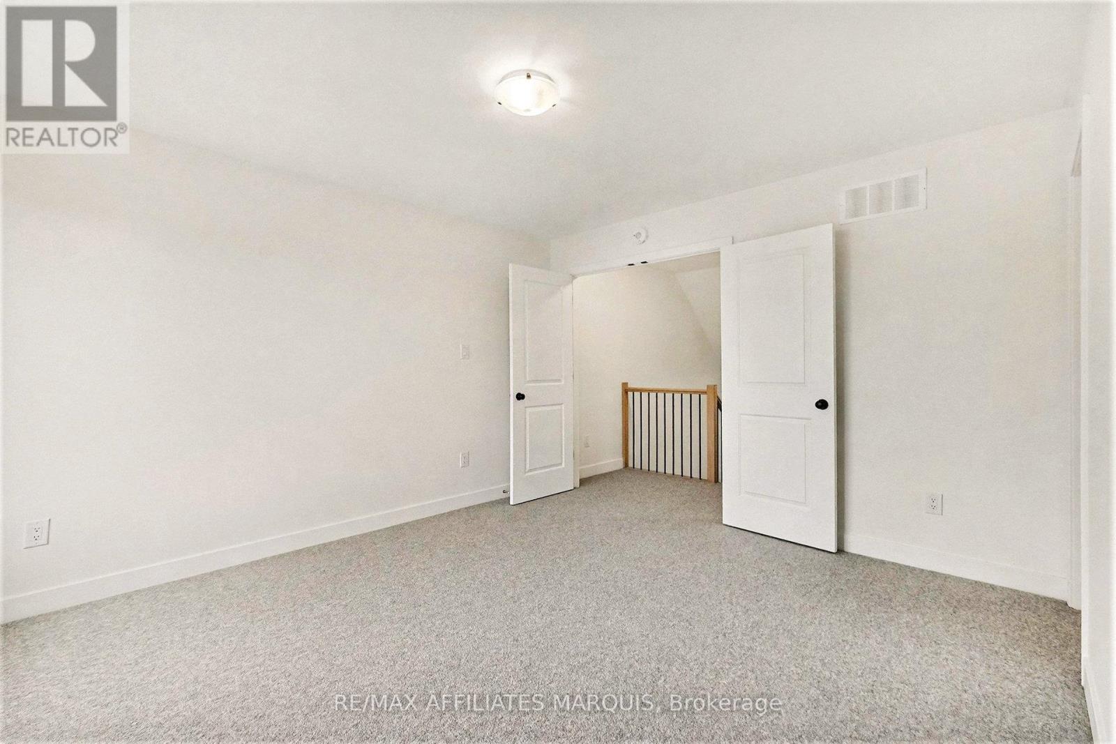 44 WHITCOMB CRESCENT - 17